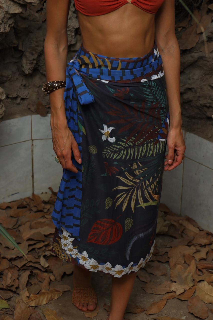 The Guardian Chair in Dark Blue | Multi Wear Sarong